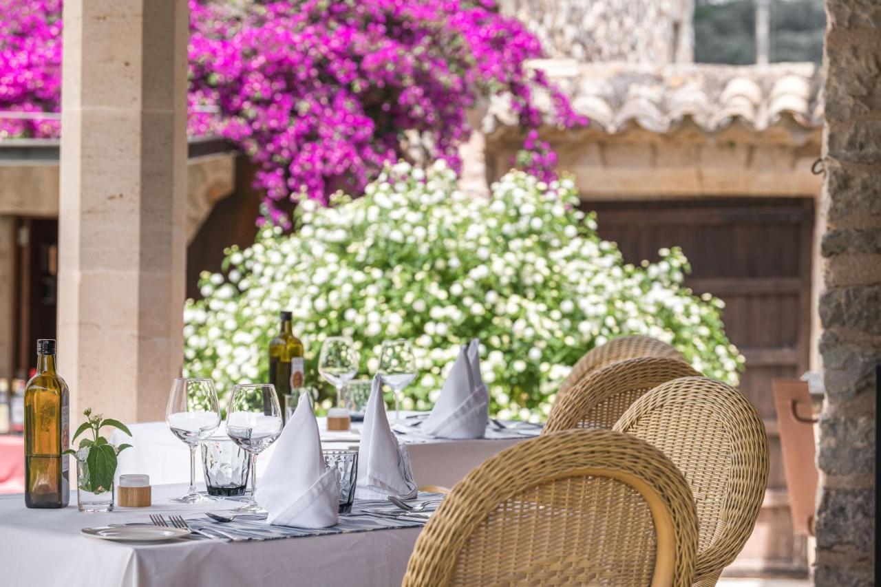 Hotel Monnàber Vell Campanet Esterno foto